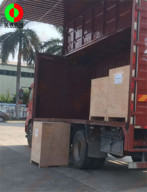 越南客戶訂購(gòu)的水產(chǎn)加工設(shè)備裝車(chē)發(fā)貨，按期交付！