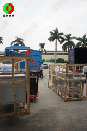兩貨車蔬果加工機(jī)械設(shè)備發(fā)貨交付客戶！