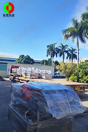 兩條蔬果清洗加工設(shè)備線裝車交付上?？蛻?！